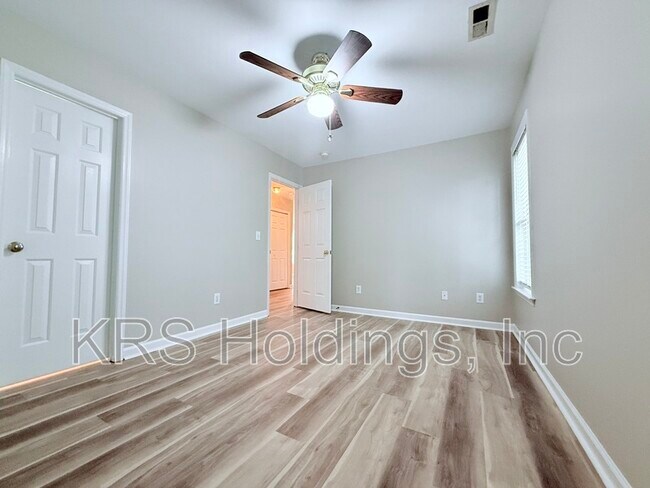 Building Photo - 613 Flaherty Ave