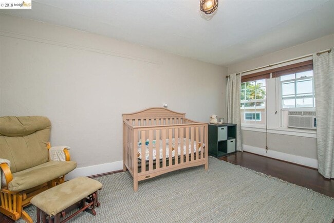 Building Photo - Available now! Emeryville 4 bedroom 3 bath house with Studio loftspace unit