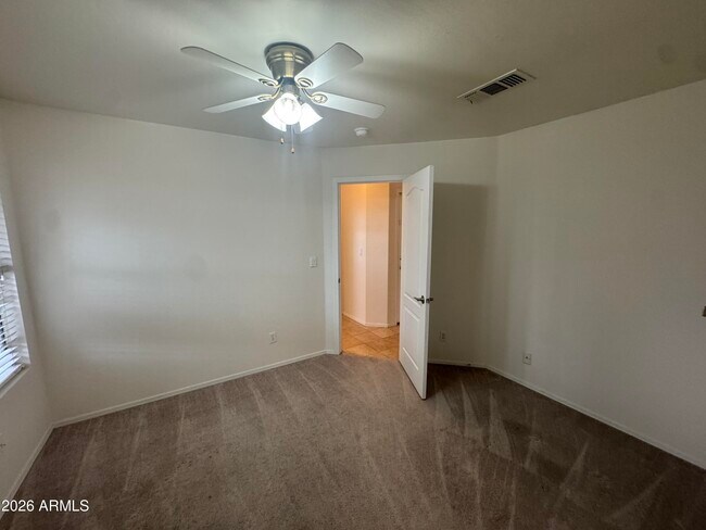 Building Photo - 7187 S Parkside Dr