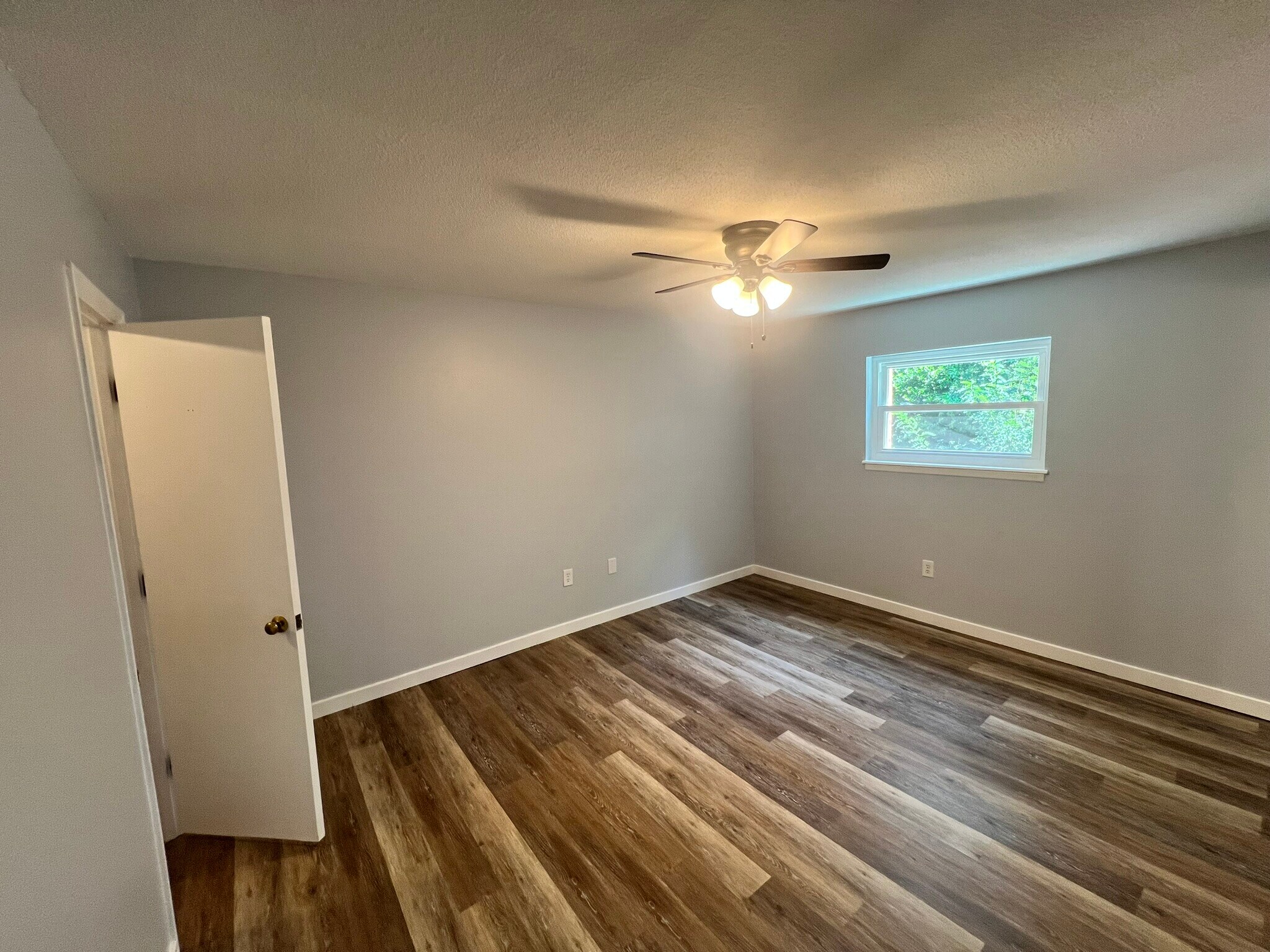 Building Photo - 1100 Skyland Dr