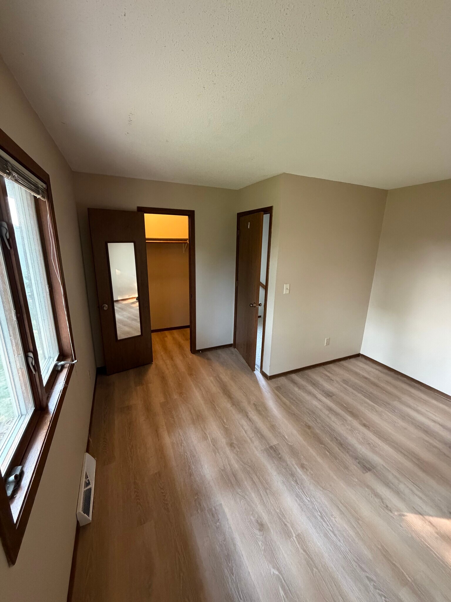 Building Photo - 205 13th Ct
