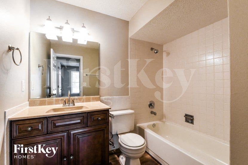 Building Photo - 2940 Royal Gorge Ct