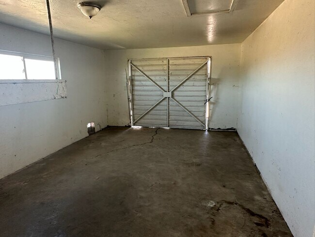 Building Photo - 17502 Rd 64