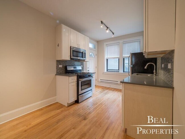 Building Photo - 0 bedroom in CHICAGO IL 60647