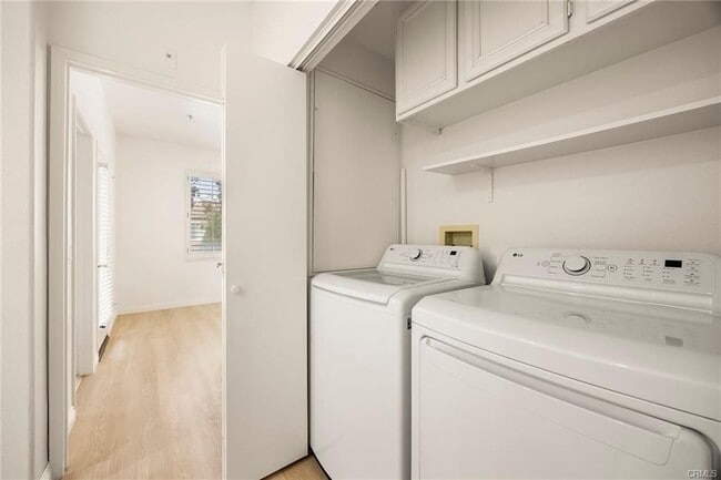 Building Photo - 2479 Sunningdale Dr