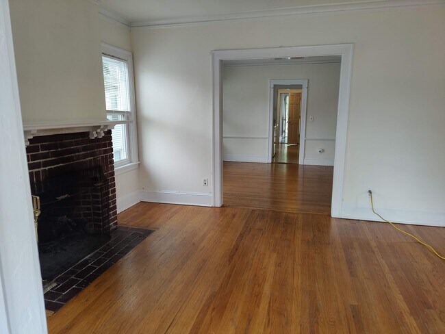 Building Photo - 145 Dover Rd