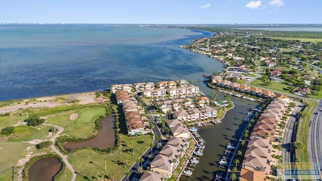 Building Photo - 5 Harbor Town