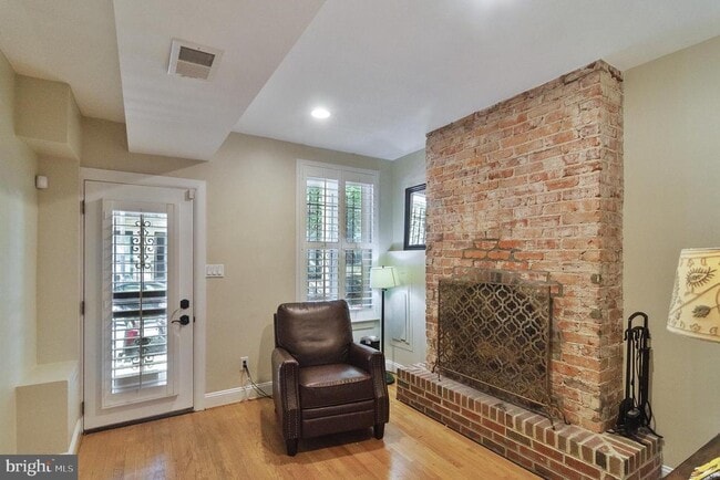 Building Photo - 2321 17th St NW