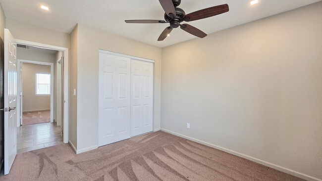 Building Photo - 11740 N 74th Dr