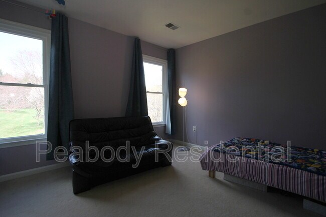 Building Photo - 21039 Emerson Ct
