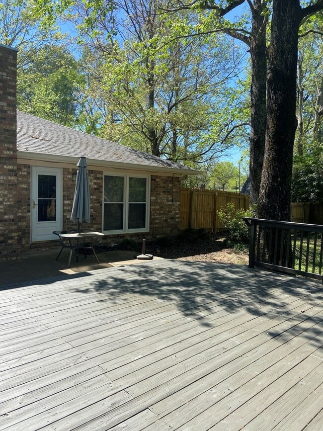 Building Photo - 105 Kimberly Dr