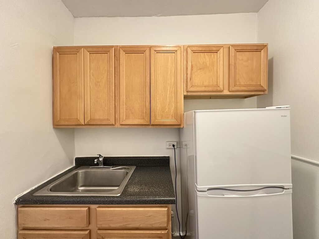 Building Photo - 4830 N Damen Ave