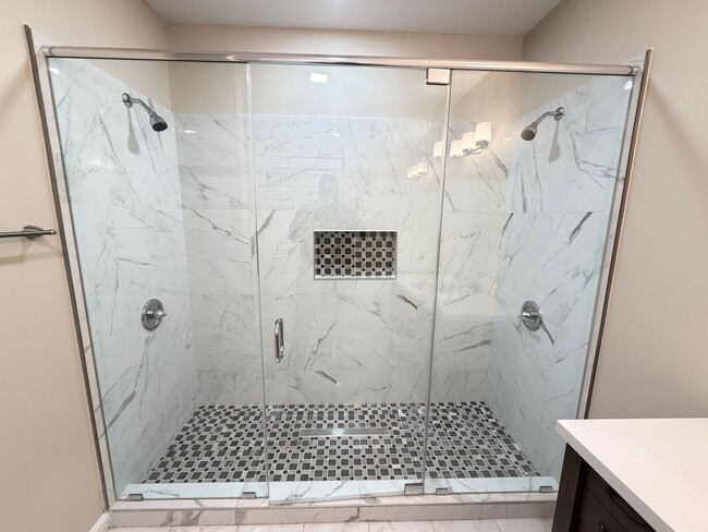 Building Photo - Marvelous 3 Bedroom and 2 Full Bath House!