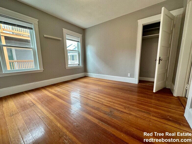 Building Photo - 8 Mortimer Pl