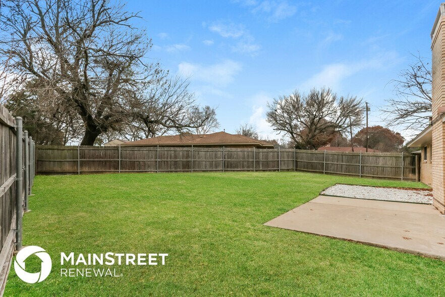 Building Photo - 328 Bennett Cir