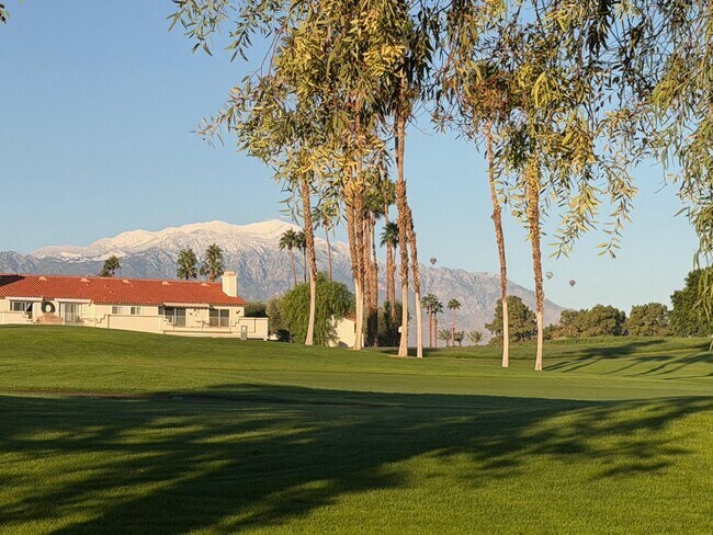 Building Photo - 289 Vista Royale Cir W