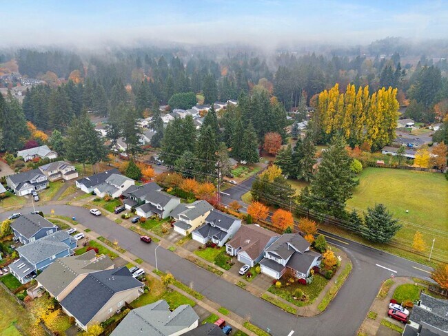 Building Photo - Spacious 4-Bedroom Olympia Home with A/C, ...