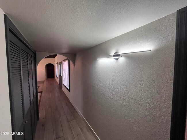 Building Photo - 2129 E Huntington Dr