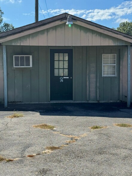 Building Photo - 822 Ford Ave