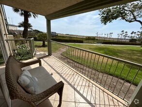 Building Photo - Beautiful Ocean Front Condo