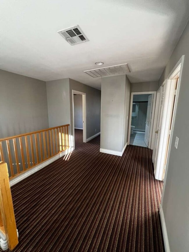 Building Photo - Must see 2 story 4 bed/3 bath home in the heart of SUMMERLIN