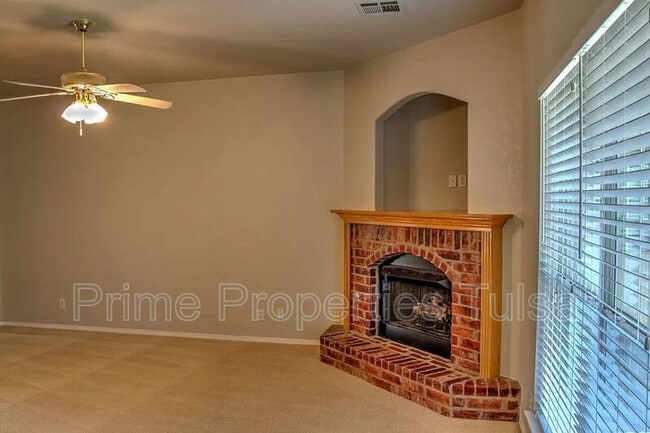 Building Photo - 10218 East 111th Pl S