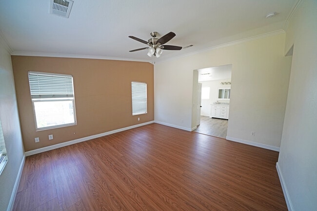 Building Photo - 27863 Knight St