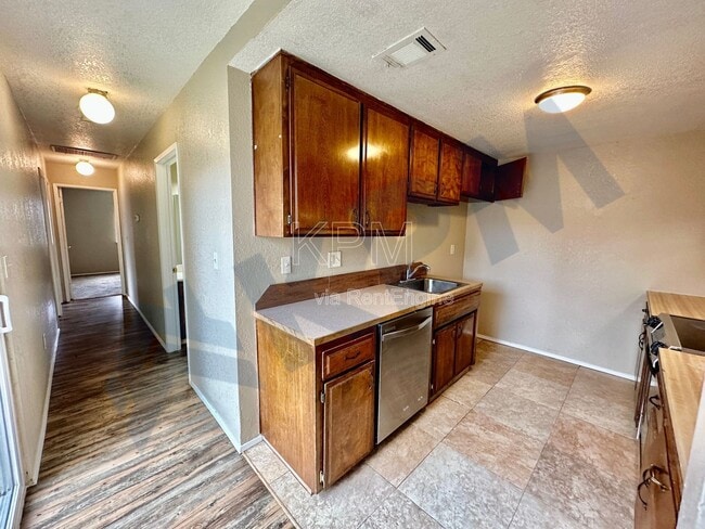 Building Photo - 7203 Kelley Dr