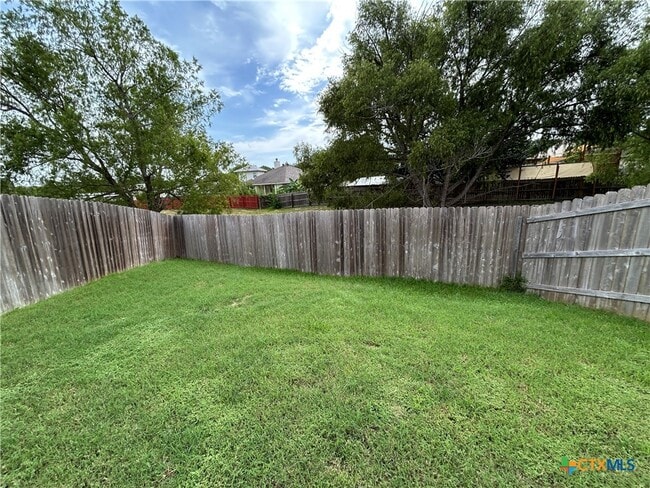 Building Photo - 2021 Rueben Rd