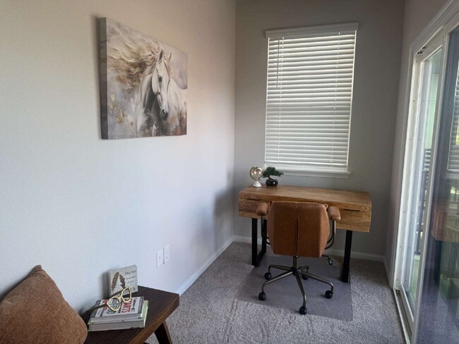 Building Photo - Modern 2-Bedroom Townhome with Garage Park...