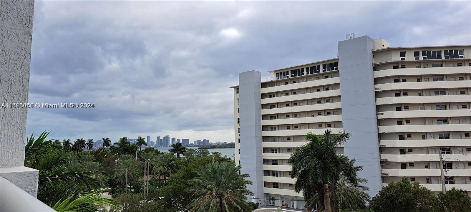Building Photo - 7900 Harbor Island Dr