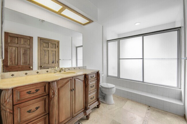 Building Photo - 2503 Brentwood Dr