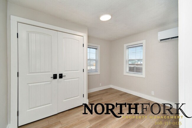 Building Photo - 2479 N Maple Grove Rd
