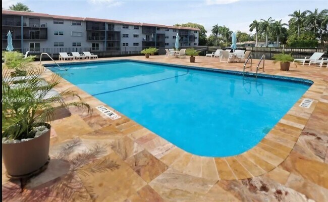 Building Photo - 1785 N Andrews Square