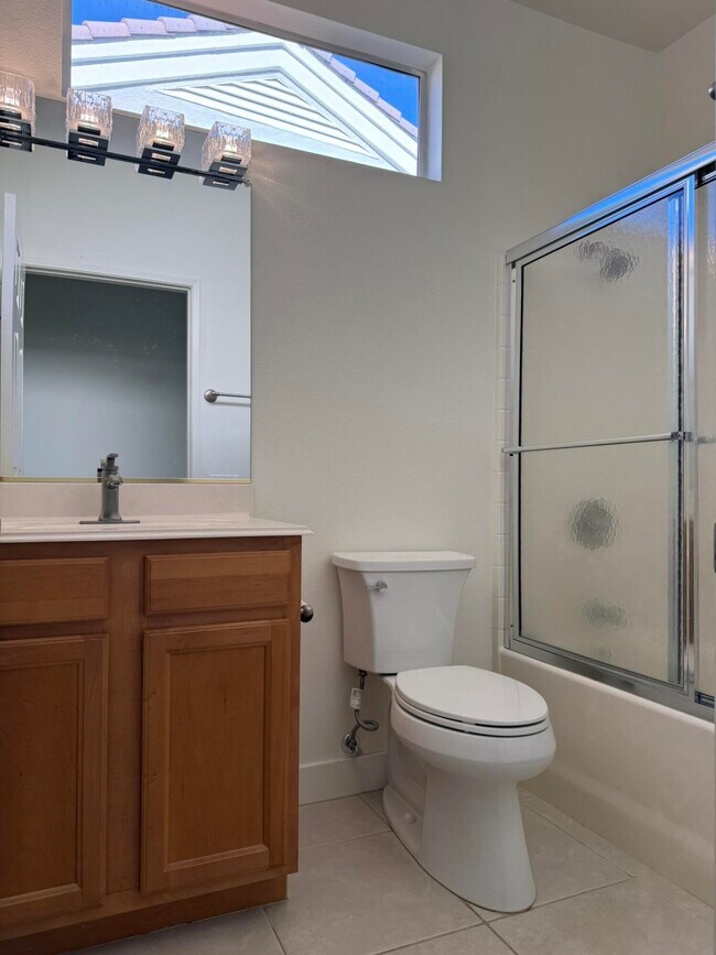 Building Photo - 36582 Crown St