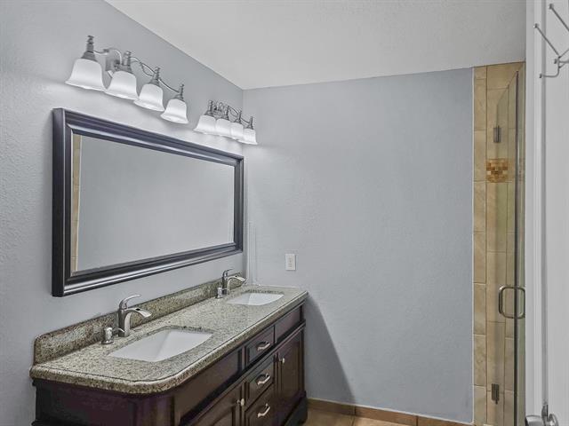 Building Photo - 4602 Green Meadow Dr