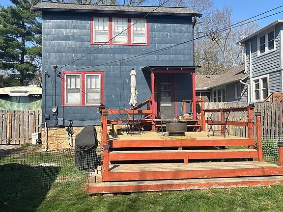 Building Photo - "Charming 3-Bed, 2-Bath Home on Holmes St, Kansas City - Your Cozy Retreat Awaits!"