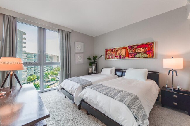 Building Photo - 1331 Brickell Bay Dr