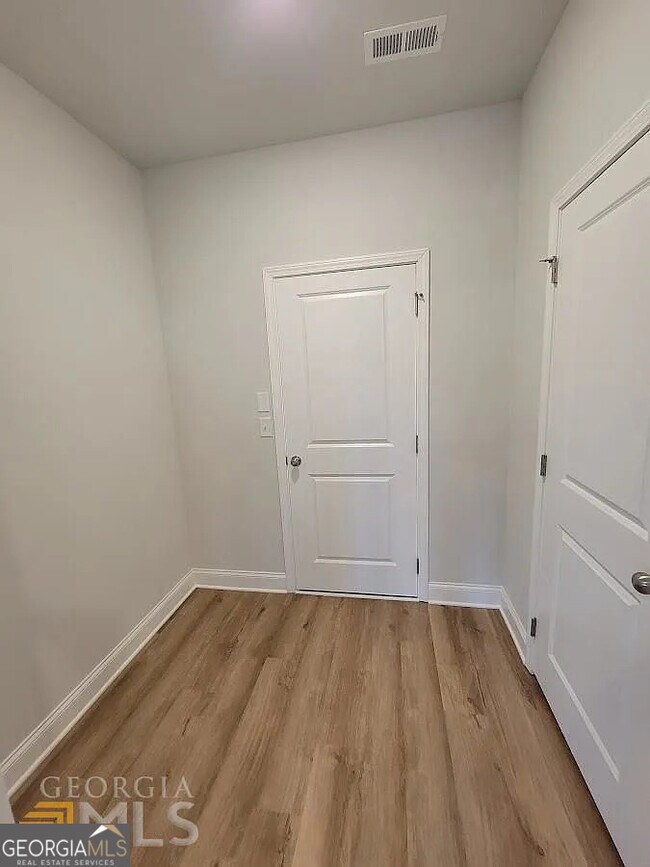 Building Photo - 604 Cunninghame Ct