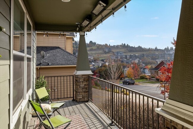 Building Photo - 4375 Vista Pointe Dr