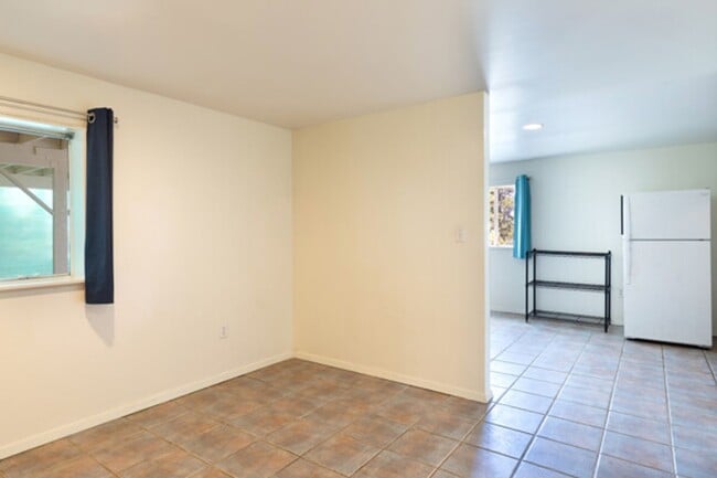 Building Photo - 64-660 Puu Olu Place