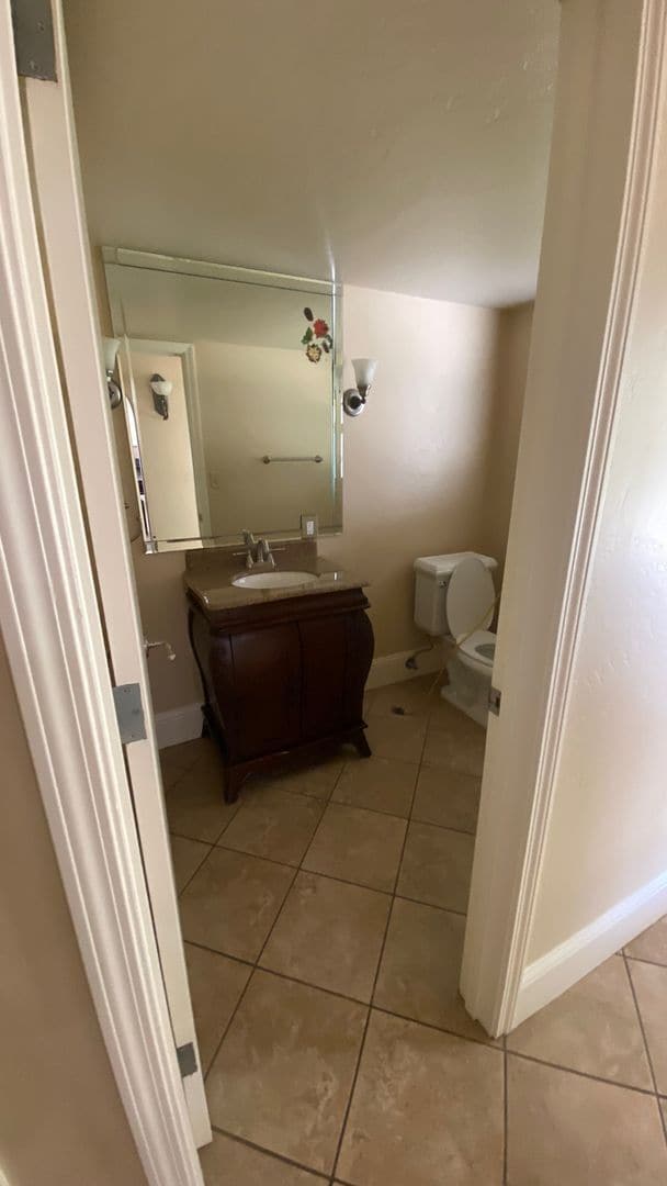 Building Photo - 352 Ohio Cir