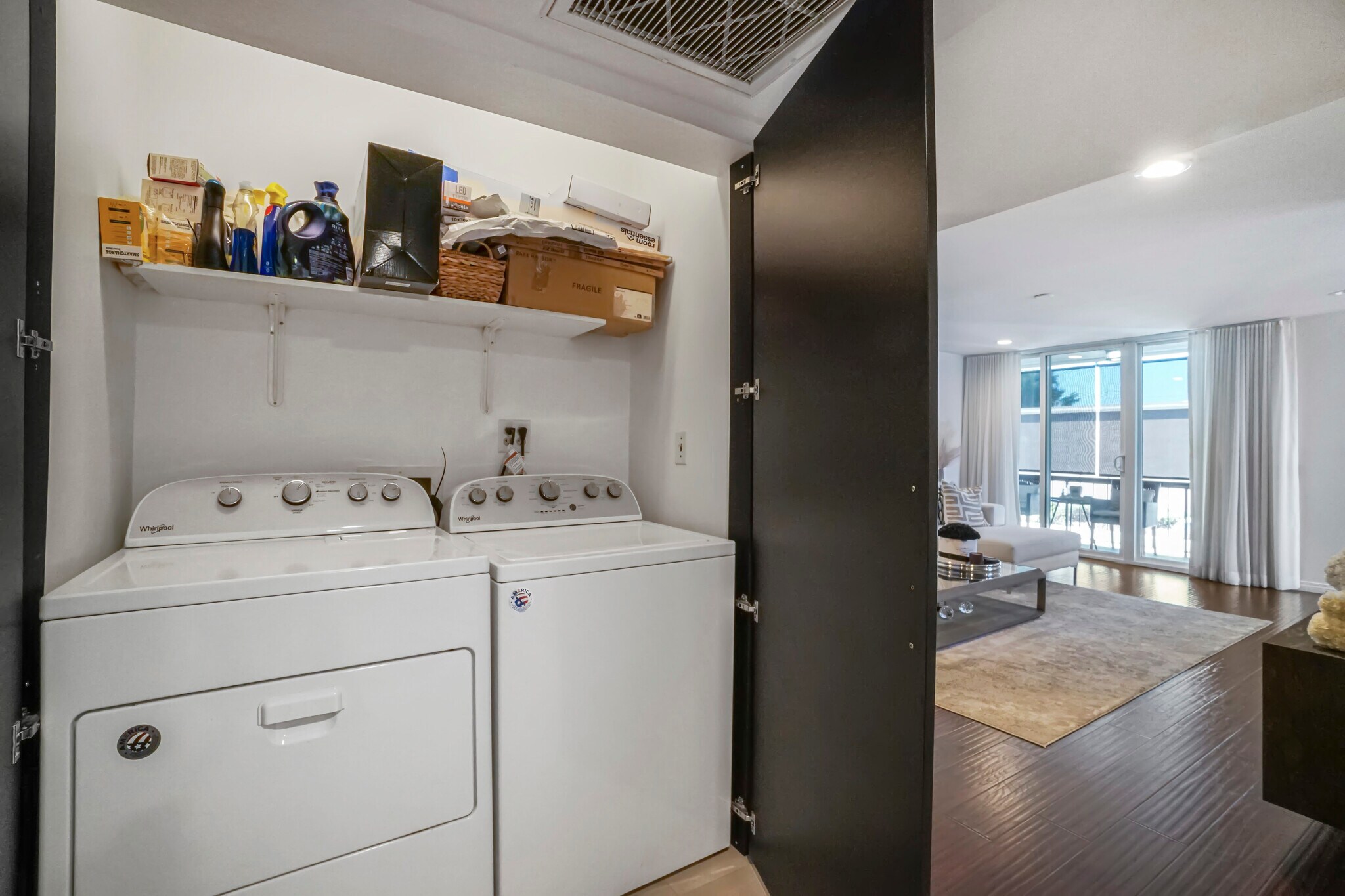 Washer/Dryer - 22041 Costanso St