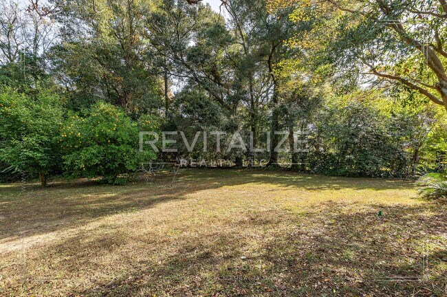 Building Photo - HALF-DEPOSIT SPECIAL!! Updated Brick 3 Bed 1 Bath Home with Huge Yard on Quiet Street!