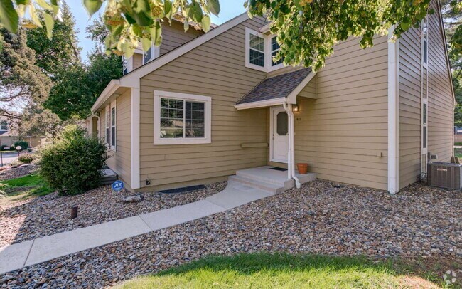 Building Photo - 410 Cobblestone Dr