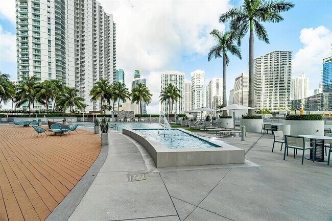 Building Photo - 90 SW 3rd St