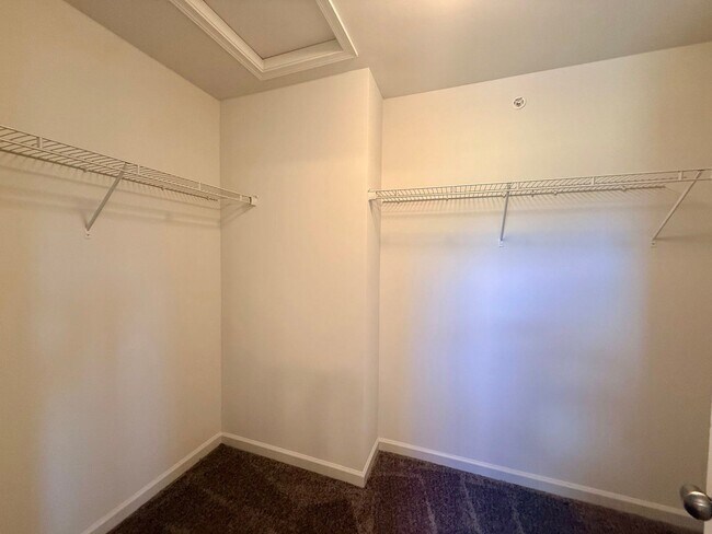 Building Photo - 45 N Conifer Dr