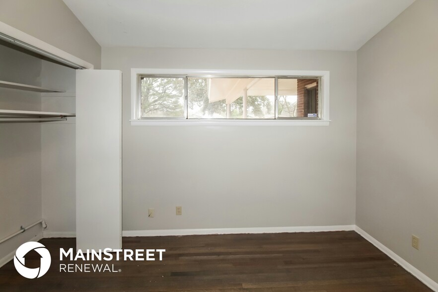 Building Photo - 2887 Landview Cove