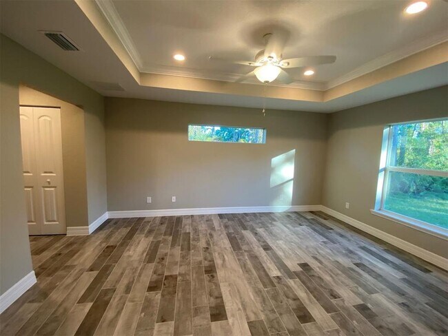 Building Photo - 129 Glades Dr