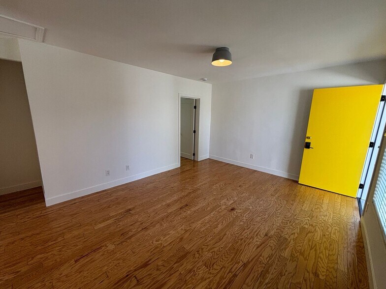 Building Photo - 3232 Verdugo Rd